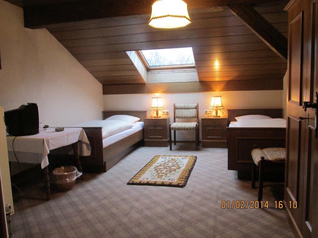 Hotel Schauenburg Tholey Стая снимка